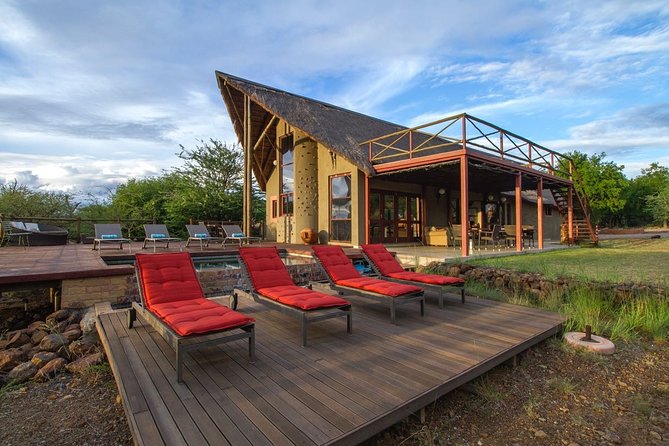 2 Day 4 Star Pilanesberg Safari - Lunch and a 4-star lodge in the middle of the day