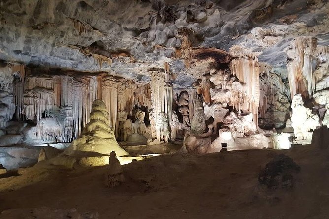 3 Day Big 5 and Bungee Tour - Garden Route Small Group Tour from Cape Town - Day 3: Cango Caves and the return through Route 62