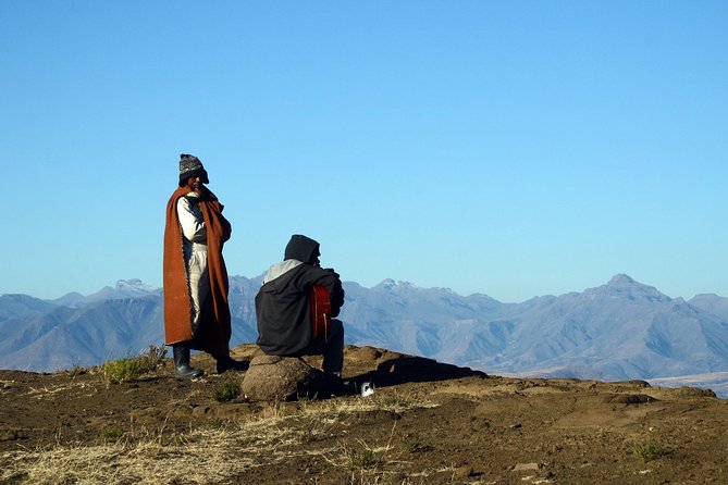 3 days Lesotho Private Tour, Sani Pass and Maletsunyana Falls - Day two: cave houses, kings, and dinosaur tracks