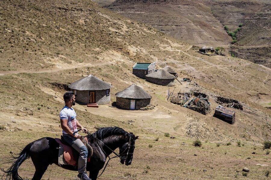 4x4 into Lesotho From Underberg - Horse Ride / Village Life - Lunch in the highlands, and why timing matters