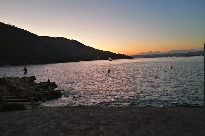 7- 10 Days Tour Package Cape Town and Garden Route - Day 1: Table Mountain, Signal Hill, and the V&A Waterfront