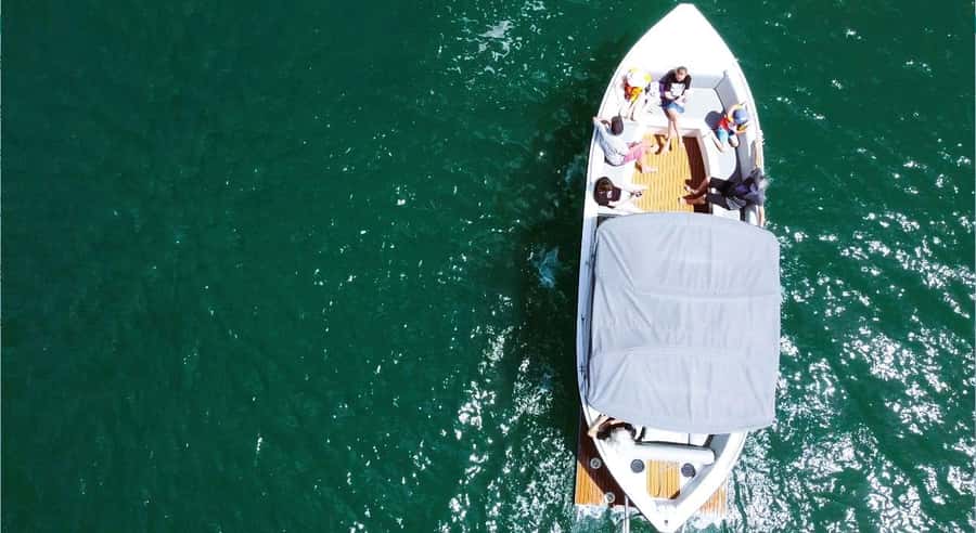 75 Minute Knysna Lagoon Charter - Cruising the quiet waters of Knysna Lagoon