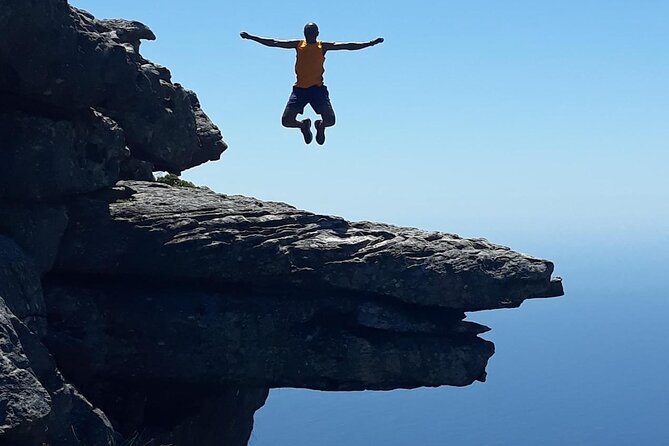 African Wonder of Nature Table Mountain Hike. - The views from the Atlantic Seaboard to Robben Island