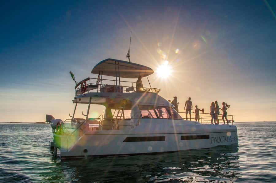 Cape Town: 1.5-Hour Luxury Sunset Cruise with Prosecco - Two glasses of Prosecco as the sun drops