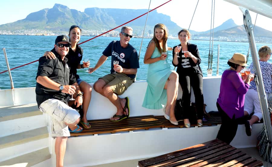 Cape Town: 1-Hour Pre-Sunset Champagne Cruise - The first minutes offshore