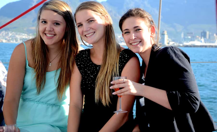 Cape Town: 1-Hour Pre-Sunset Champagne Cruise - The sparkling wine and onboard mood