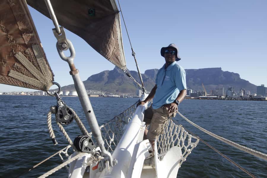 Cape Town: 1 Hour Table Bay Sailing Tour - The cash bar and the right way to plan it