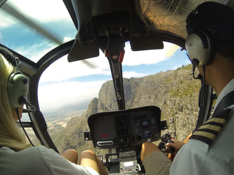 Cape Town: 2 Oceans Helicopter Flight with Boat Tour Ticket - Along the Atlantic coast to the Twelve Apostles