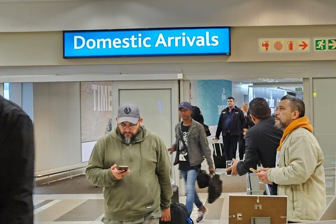 Cape Town Airport Transfers to Camps Bay - Meeting your driver at Cape Town International Airport