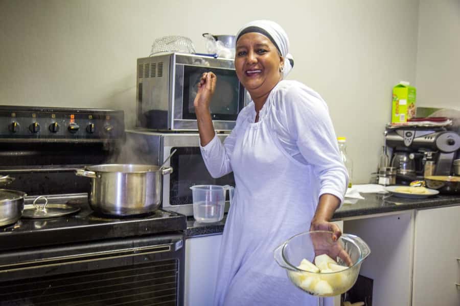 Cape Town: Bo-Kapp Walking Tour and Malay Cooking Class - The spice shop is a small stop with a big payoff
