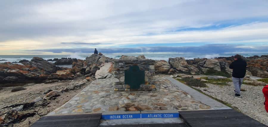 Cape Town: Cape Aghullas Van Tour with Hotel Pickup - Why Cape Agulhas makes a worthwhile day trip
