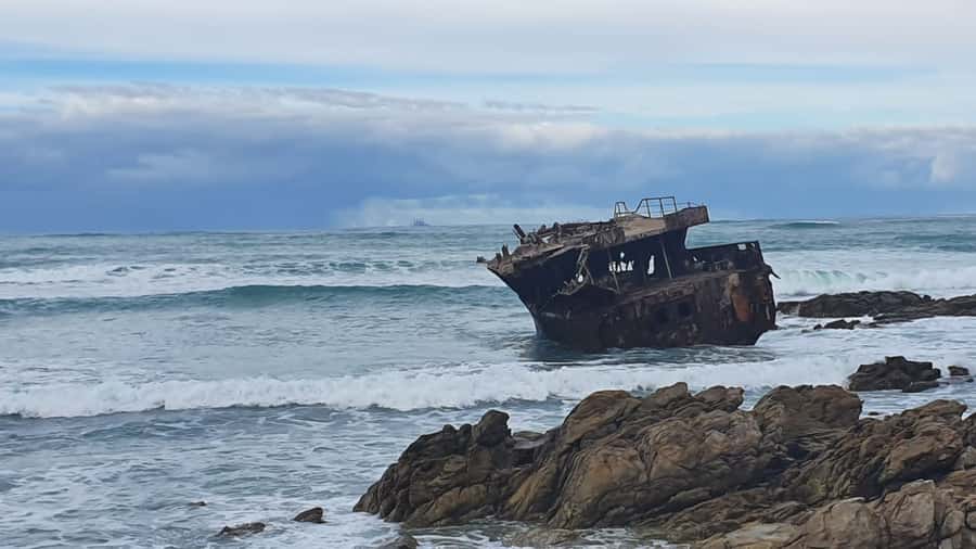 Cape Town: Cape Aghullas Van Tour with Hotel Pickup - What to bring for a full day outside