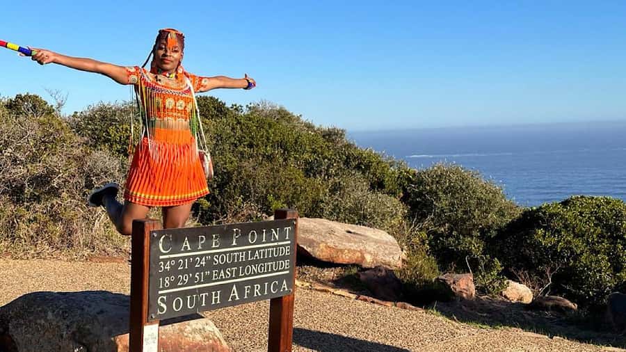 Cape Town: Full-Day Kirstenbosch, Bo-Kaap, and Penguins Tour - Muizenberg, St James, and Kalk Bay along False Bay
