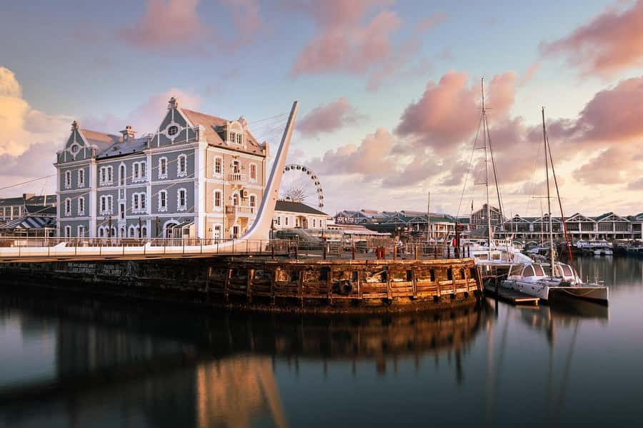 Cape Town: Guided Half-Day City Tour with Table Mountain - Bo-Kaap: color, food, and Cape Malay heritage