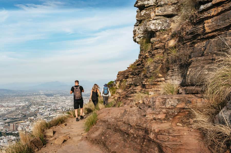 Cape Town: Guided Lion's Head Hike at Sunrise or Sunset - What the guides add to the experience