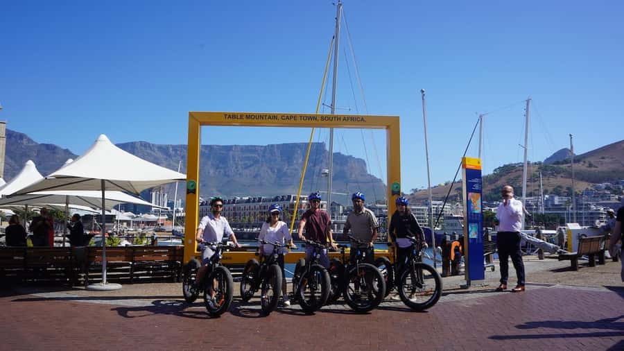 Cape Town: Half-Day e-Bike City Tour - The guides and the quality of the commentary