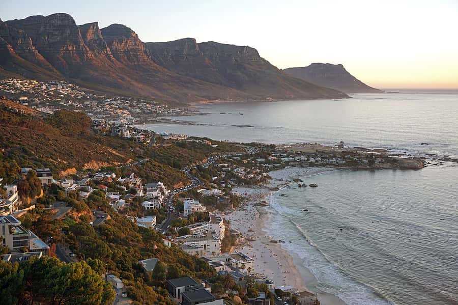 Cape Town: Half-Day Guided City Sightseeing Tour by Bus - Bo-Kaap’s painted houses and difficult past