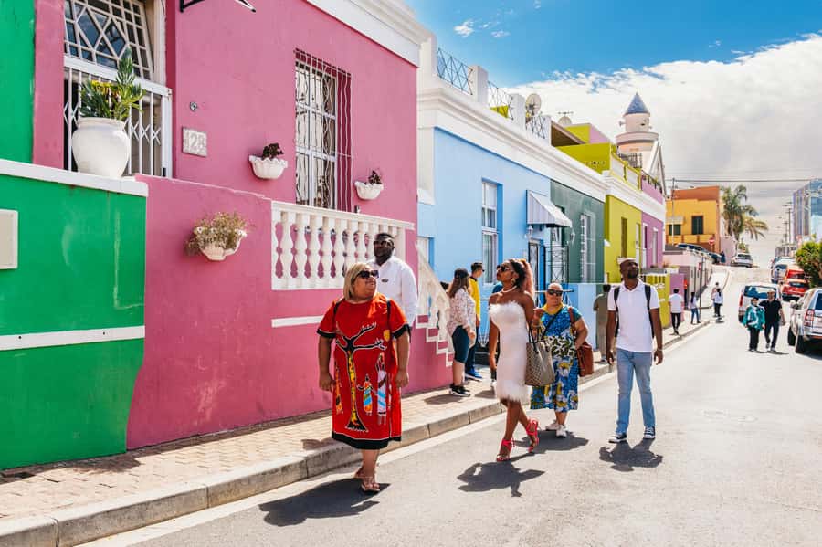 Cape Town: Half-Day Walking City Tour and African Lunch - Seeing the Castle of Good Hope without going inside