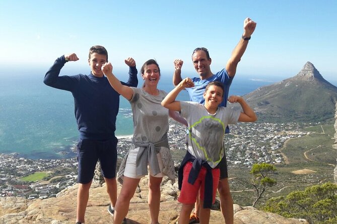 Cape Town: Kasteelspoort Hike on Table Mountain - The board-like rock photo stop