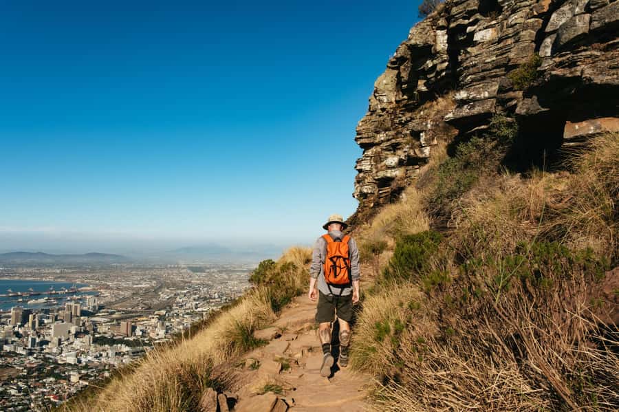 Cape Town: Lion's Head Guided Hike at Sunset - What the guides add to the experience