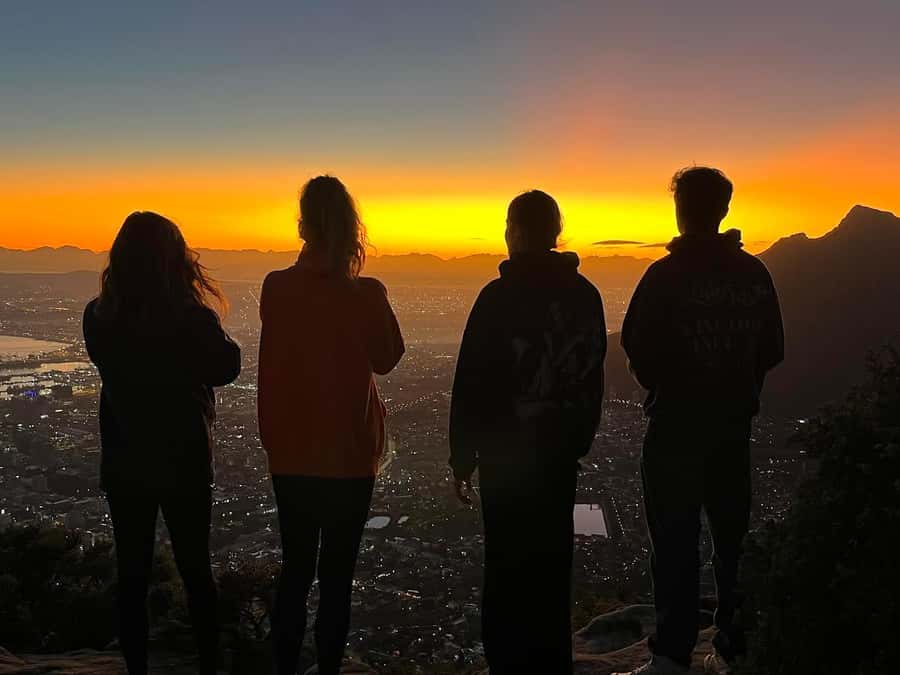 Cape Town: Lion's Head Sunrise or Sunset Hike - Views and photo stops from 669 meters
