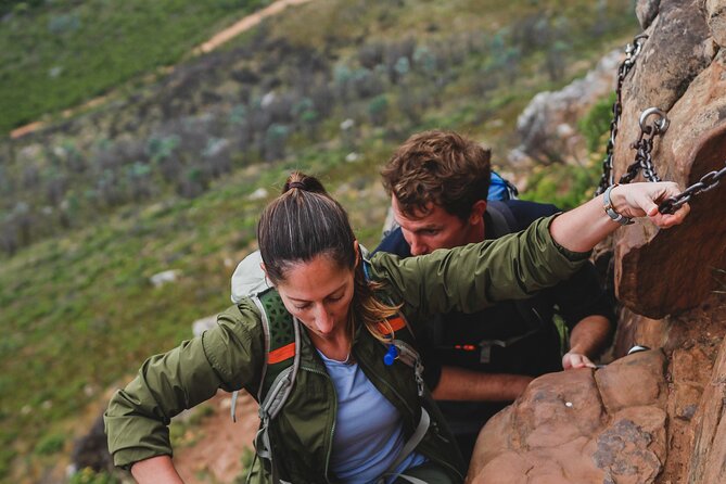 Cape Town: Magical Lion's Head Hike - Rock Scrambling on the Final Ascent