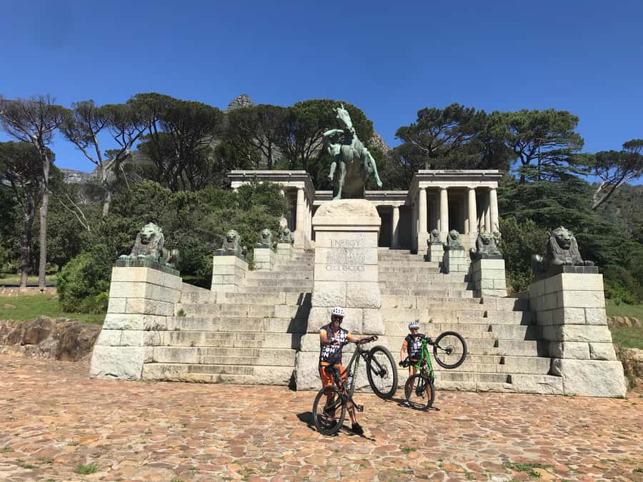 Cape Town: Mountain Biking Trip along Table Mountain - The guide and private-group advantage