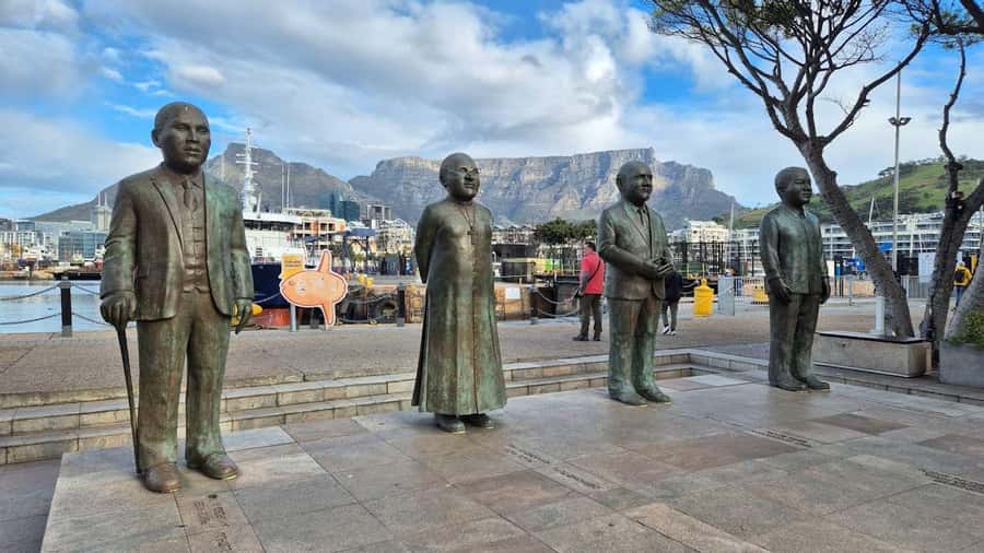Cape Town: Private Walking Tour with a Local - The guides: warmth matters more than a script