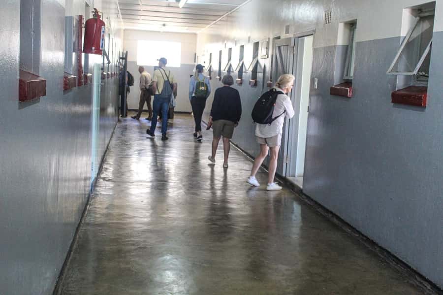Cape Town: Robben Island ferry ticket plus Guided Tour - Nelson Mandela’s cell and the final moments