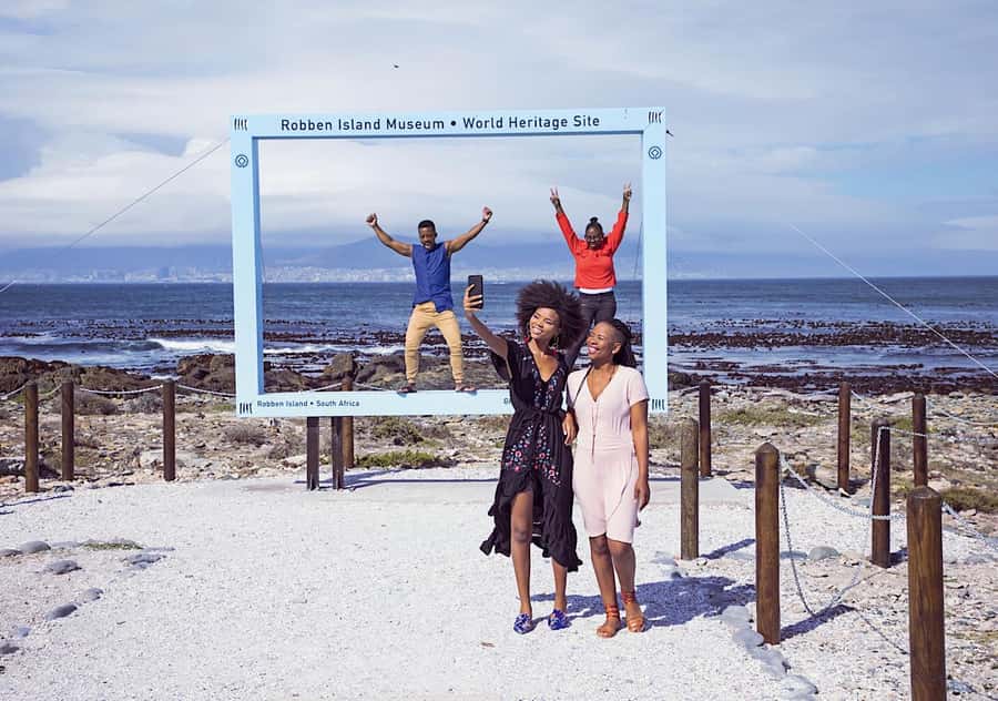 Cape Town: Robben Island & Table Mountain w/Hotel Transfer - Riding the Table Mountain cable car