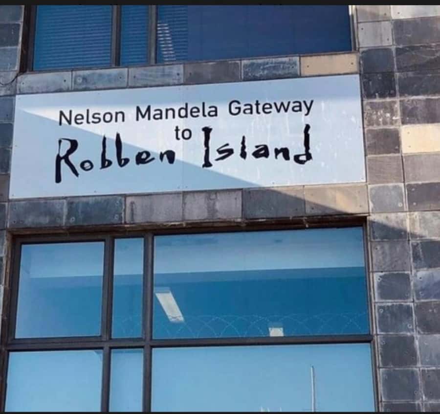 Cape Town: Robben Island Tour Tickets and V&A Waterfront - Seeing the island by bus