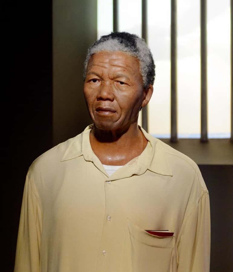Cape Town: Robben Island Tour Tickets and V&A Waterfront - Nelson Mandela’s cell and the Long Walk to Freedom