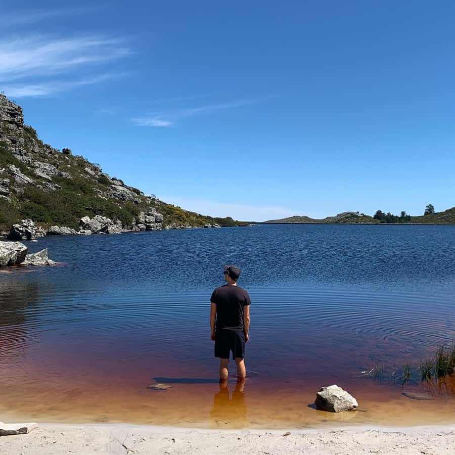 Cape Town: Skeleton Gorge and Kirstenbosch Gardens Hike - Reaching Table Mountain’s white sandy upper reaches