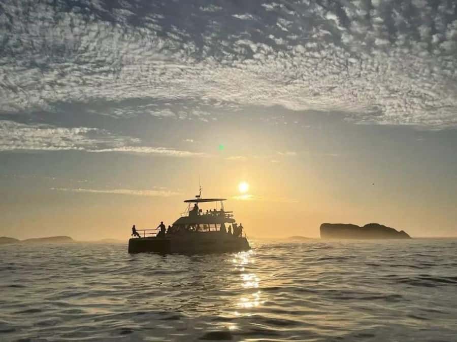 Cape Town: Sunset Champagne Cruise - Leaving the V&A Waterfront by boat