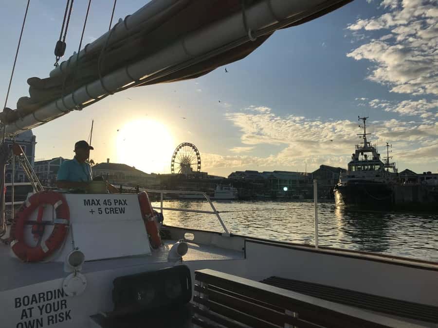 Cape Town: Sunset Cruise from V&A Waterfront with Bubbly - Is $38 good value for 90 minutes?