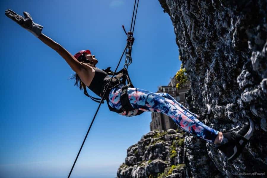 Cape Town: Table Mountain Abseiling Experience - The safety briefing and first step over the edge