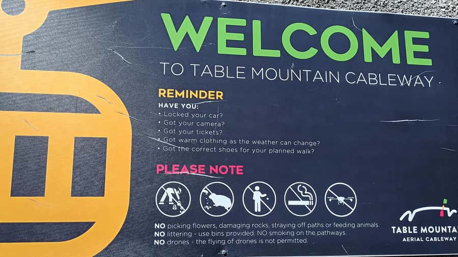 Cape Town: Table Mountain Cable Car Ticket - Exploring the summit viewing decks