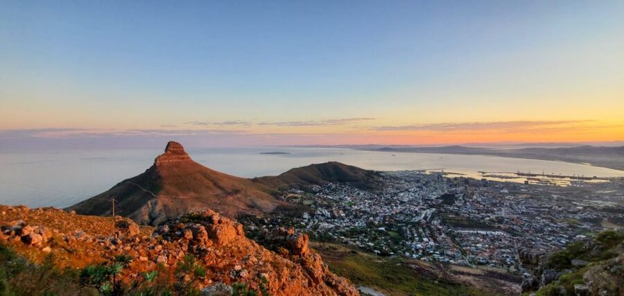 Cape Town: Table Mountain Hike via India Venster Morning - The upper section: chains, staples, and careful scrambling