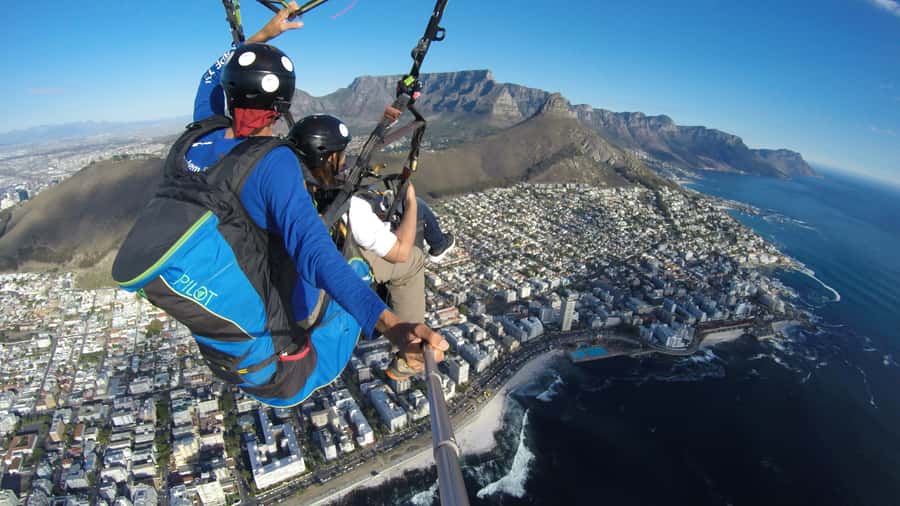 Cape Town: Tandem Paragliding Flight with the Experts - Meeting the team at Signal Hill car park