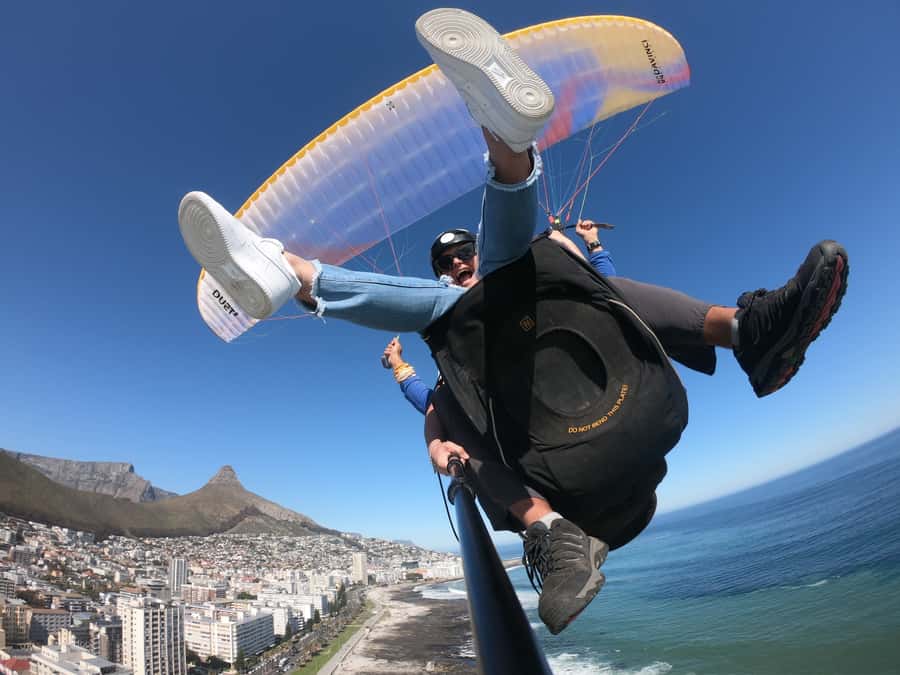 Cape Town: Tandem Paragliding Flight with the Experts - Six to fifteen minutes in the air