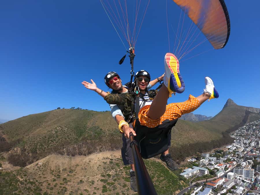 Cape Town: Tandem Paragliding Flight with the Experts - From adrenaline to a gentle glide