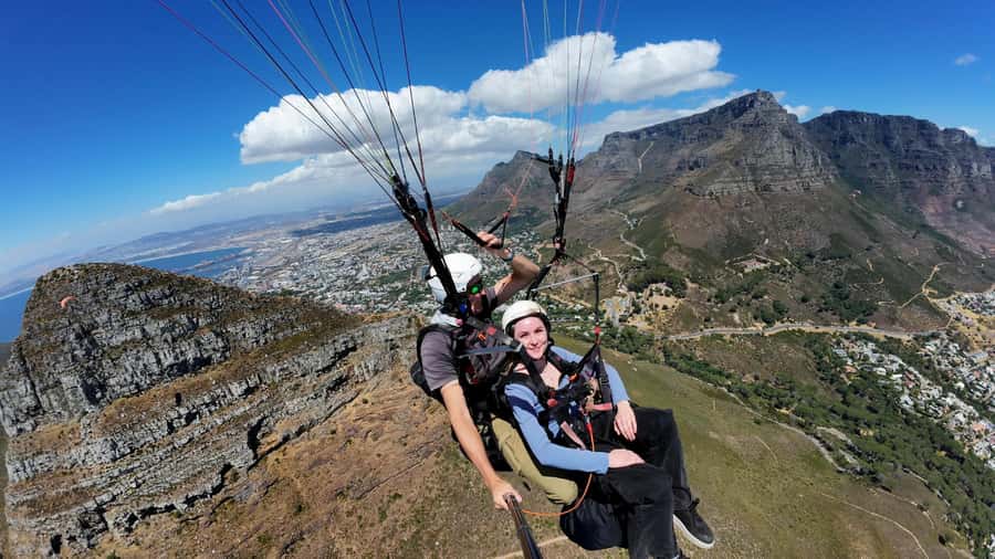 Cape Town: Tandem Paragliding with Instructor - The takeoff: a short run with plenty of support