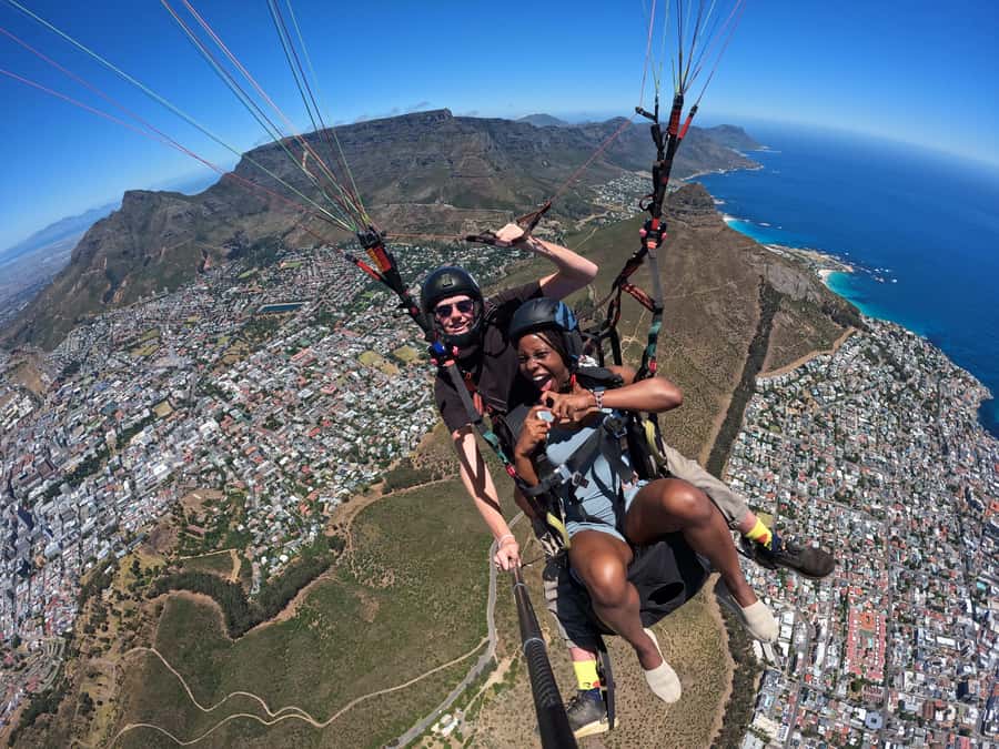 Cape Town: Tandem Paragliding with views of Table Mountain - Photos and videos cost extra