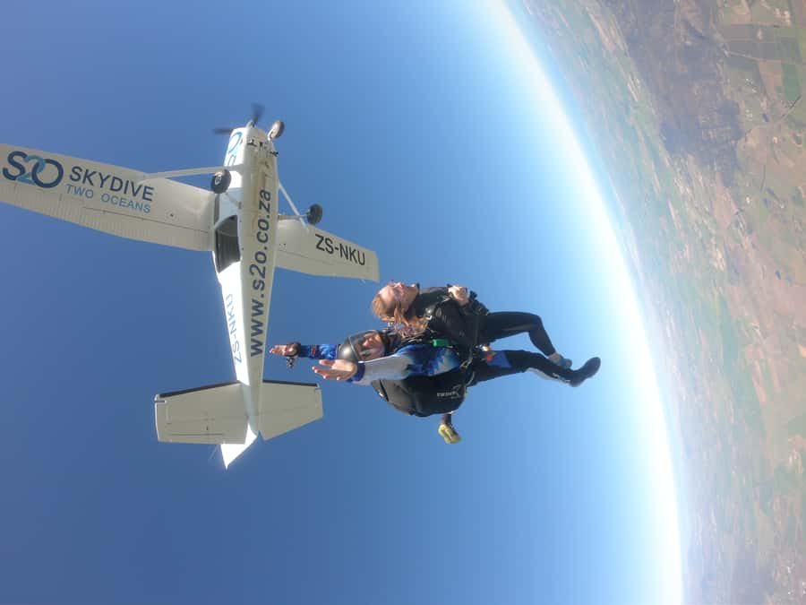 Cape Town: Tandem Skydiving - The 20-minute flight to altitude