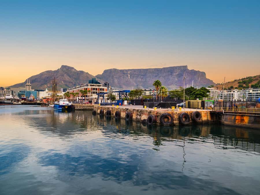 Cape Town Tour: Table Mountain, Penguins & Cape Point+Pickup - Cape Point combines a lighthouse and a useful choice