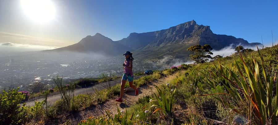 Cape Town: Trail Run Lion's Head and Signal Hill Morning - Around Signal Hill on a gentle descent