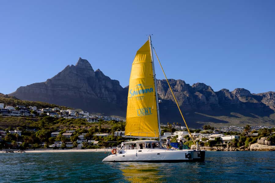 Cape Town: V&A Waterfront Gin Voyage Cruise - Settling onto the IQ Catamaran