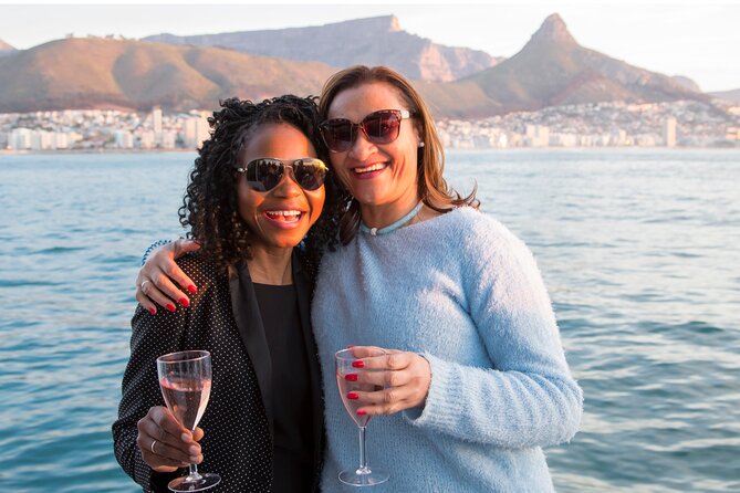 Champagne Cruise (Pre-Sunset) from Cape Town - Crew service and safety on the water