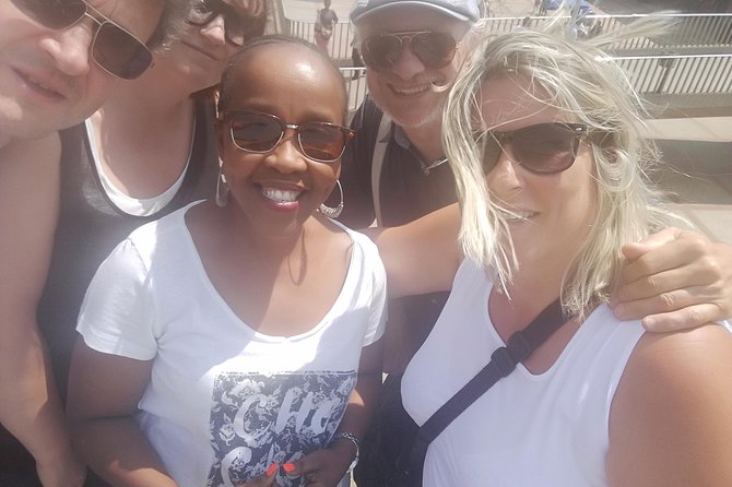 Contrast Tour Including Sandton, Alexandra, Johannesburg and Soweto - Practical details for your day