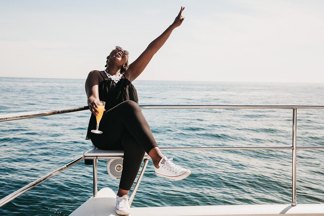 Cruise and Dine Lunch / Cape Town: Coastal Motor Cruise and 2-Course Lunch - What the Cape Town Cruise and Dine package includes